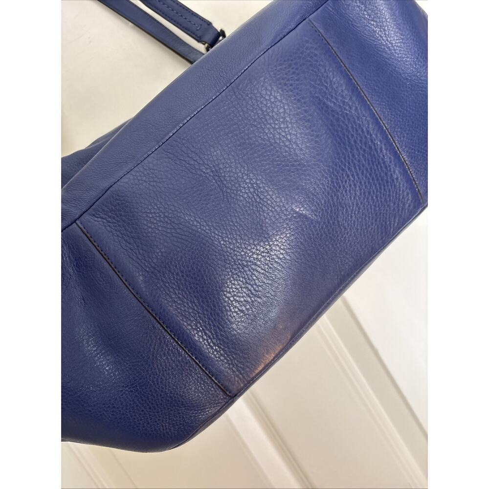 Coach Carrie Tote Blue Pebbled Leather Shoulder Bag F23284 green lining 2 handle - Picture 6 of 12